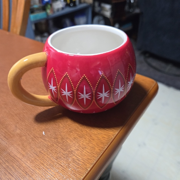 Cute hot chocolate  cup from Harry and David's this would make.a.nice gift - Picture 3 of 8